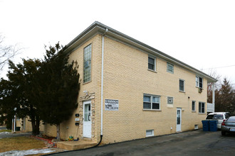 321 S Hale St in Addison, IL - Foto de edificio - Building Photo