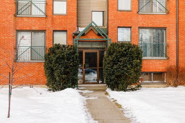 640 Du Ruisseau Tsse in Lachine, QC - Building Photo - Building Photo