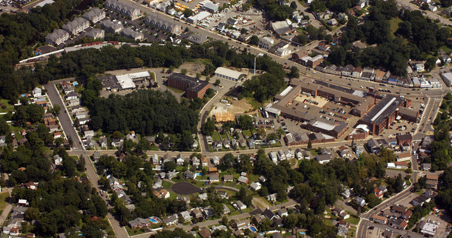 7 Whitteck St in Butler, NJ - Foto de edificio - Building Photo