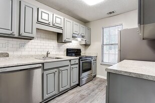 Wildcreek in Clarkston, GA - Building Photo