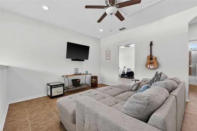 3204 W Marlin Ave in Tampa, FL - Building Photo - Building Photo