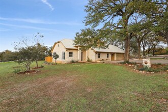 4 Concord Cir in Austin, TX - Building Photo - Building Photo