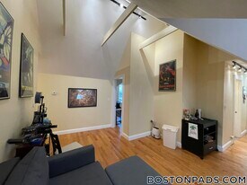 5 Irving St, Unit 3 in Somerville, MA - Building Photo