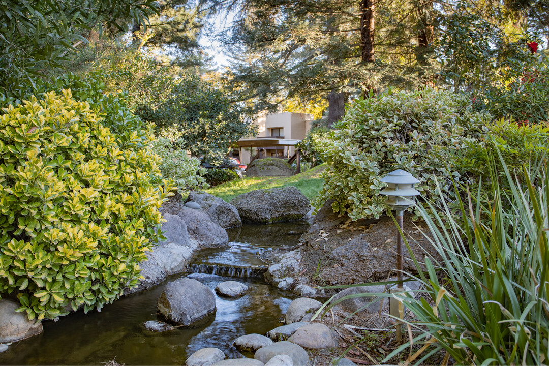 Linden Lane Apartments in Carmichael, CA - Foto de edificio