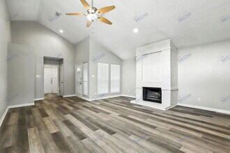 10315 Stoney Bridge Rd in Fort Worth, TX - Building Photo - Building Photo
