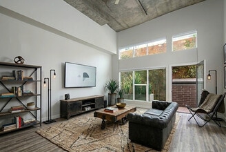 Urbana Rental Flats in San Diego, CA - Foto de edificio - Building Photo