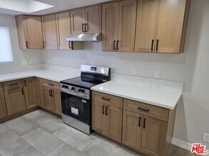 14747 Woodruff Ave in Bellflower, CA - Building Photo - Building Photo