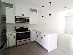 1630 Playa Dr, Unit 2 in Weslaco, TX - Building Photo - Building Photo