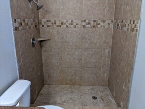 7453 County Rd 98 in Alvin, TX - Foto de edificio - Building Photo