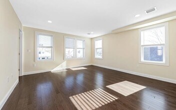 232 Fulton St in Medford, MA - Foto de edificio - Building Photo