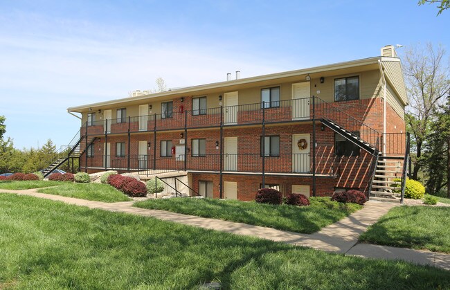 Crestwood Apartments - 701-740 Crestwood in Manhattan, KS - Foto de edificio - Building Photo