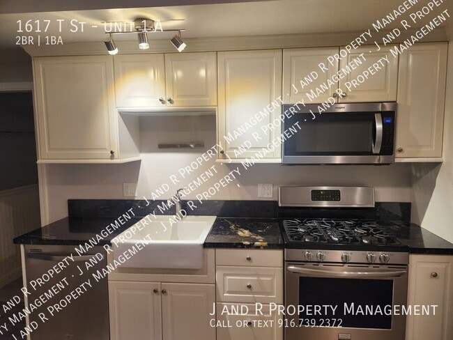 1617 T St in Sacramento, CA - Building Photo - Building Photo