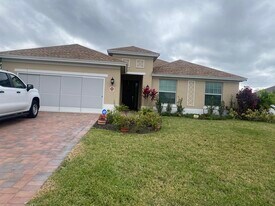656 SW Haas Ave in Port St. Lucie, FL - Building Photo