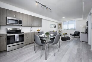 Brisas Del Este II in Miami, FL - Building Photo