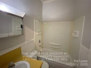 567 Englewood St NE in Concord, NC - Foto de edificio - Building Photo