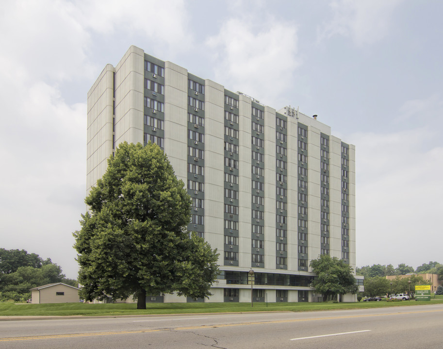 Valley View Senior Apartments in Rockford, IL - Building Photo