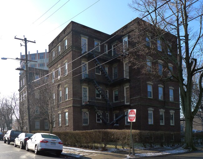 59 Rennell St in Bridgeport, CT - Foto de edificio - Building Photo