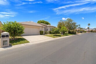 80149 Royal Birkdale Dr in Indio, CA - Building Photo - Building Photo
