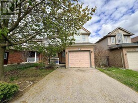 740 Redoak Ave in London, ON - Building Photo