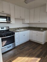 Islander Apartments in Los Angeles, CA - Building Photo