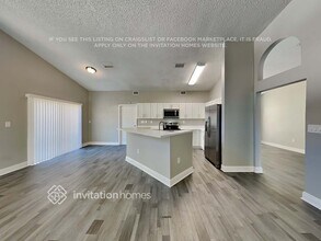 19820 NW 87th Pl in Hialeah, FL - Building Photo - Building Photo