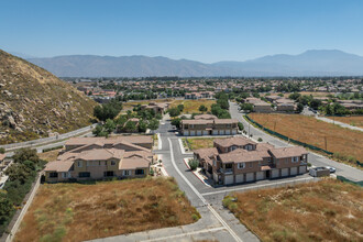 Peppertree in Hemet, CA - Foto de edificio - Building Photo