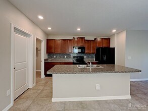 15422 Broad Brush Dr in Sun City Center, FL - Building Photo - Building Photo
