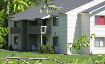 Forest Glen Apartments in Richland, MI - Foto de edificio - Building Photo