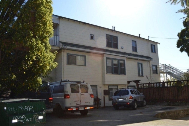 6037 Market St in Oakland, CA - Building Photo