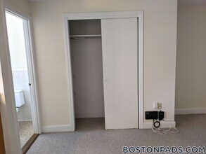 4 Brattle Dr in Arlington, MA - Building Photo - Building Photo