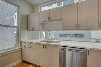 1908 Hooker St in Denver, CO - Foto de edificio - Building Photo