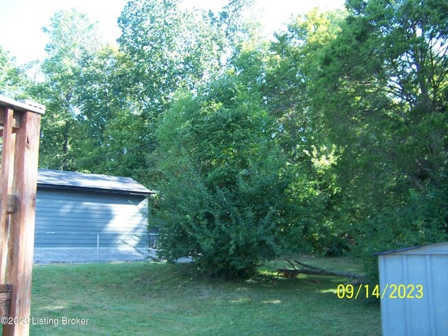 11007 Walbridge Ct in Louisville, KY - Building Photo - Building Photo