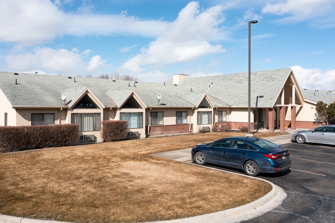 Valley Woods in South Salt Lake, UT - Building Photo