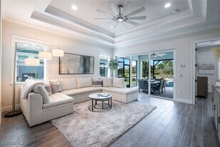 6875 Saona CT in Naples, FL - Building Photo