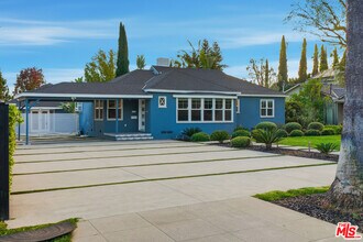 15040 Hamlin St in Los Angeles, CA - Building Photo - Building Photo