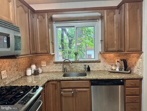 3638 Gunston Rd in Alexandria, VA - Building Photo - Building Photo