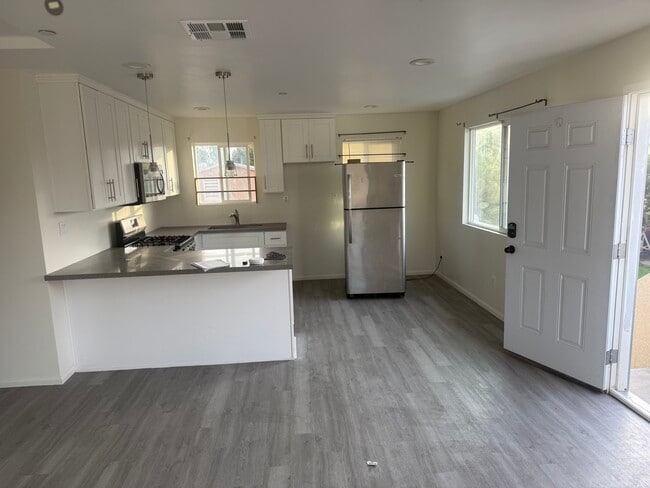 4070 Newton Ave, Unit 4070