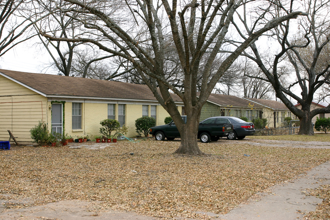 Ohlen Road Duplexes in Austin, TX - Foto de edificio