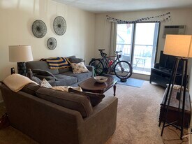 2353 Massachusetts Ave, Unit 26 in Cambridge, MA - Building Photo
