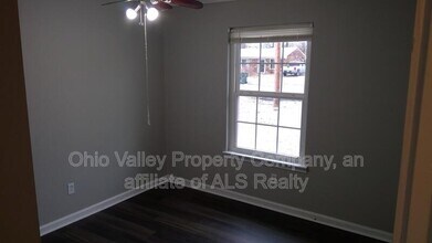 4019 Tally Ho Ct in Jeffersontown, KY - Building Photo - Building Photo