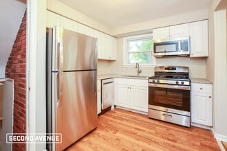 667 Regency Dr in Pittsburgh, PA - Building Photo - Building Photo