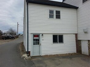 4 Roy Ave in Newbury, MA - Building Photo - Building Photo