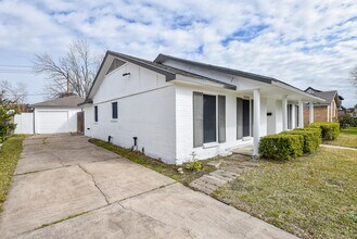 11623 Kirkhollow Dr in Houston, TX - Foto de edificio - Building Photo
