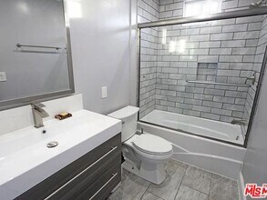 2053 Barry Ave in Los Angeles, CA - Building Photo - Building Photo