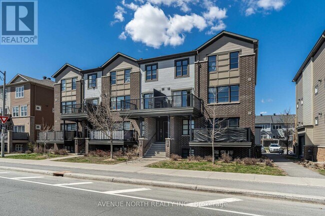 735 Chapman Mills Dr in Ottawa, ON - Building Photo - Building Photo