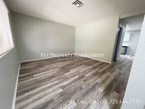 1617 Cordoba Ln-Unit -Unit C in Las Vegas, NV - Building Photo - Building Photo