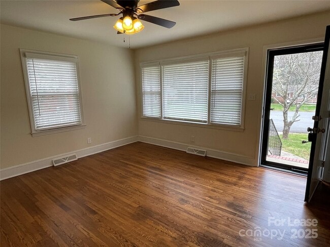 4809 Bethany Pl in Charlotte, NC - Building Photo - Building Photo