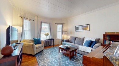 29 Montgomery St, Unit T in Cambridge, MA - Building Photo - Building Photo