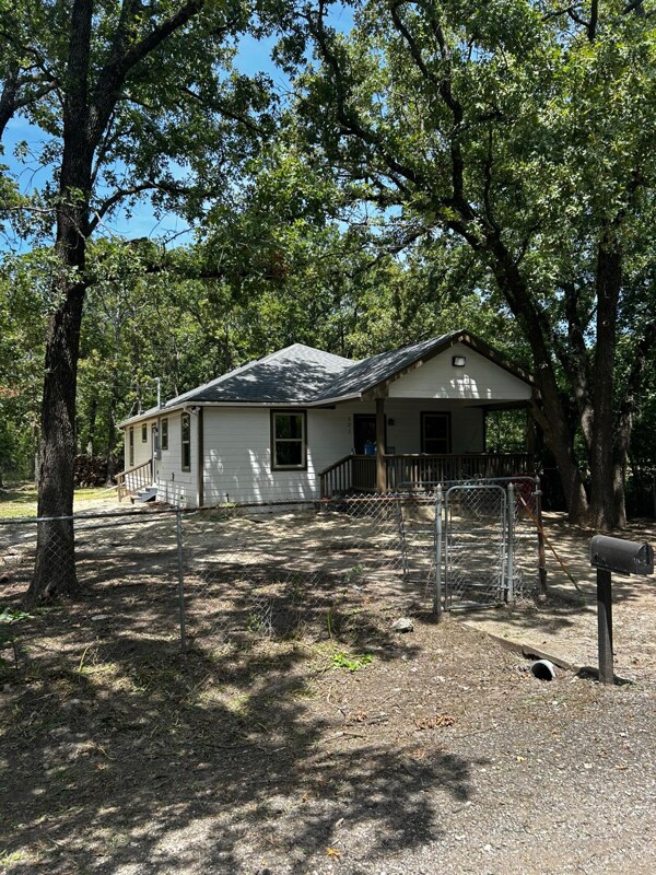 121 Telephone Rd in Quinlan, TX - Building Photo - Building Photo