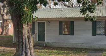 2047 Cedar St in Milan, TN - Building Photo